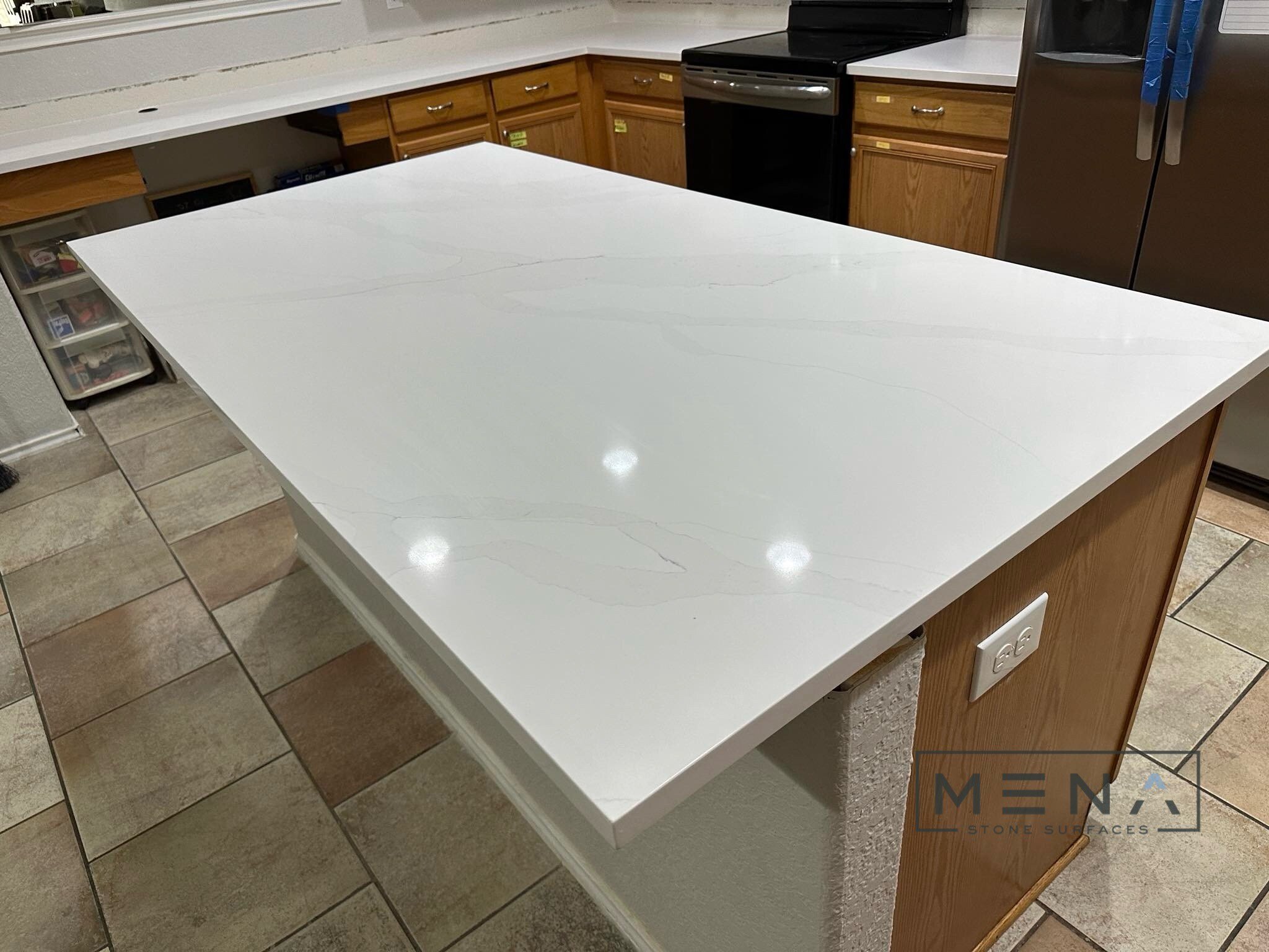 Statuario quartz island